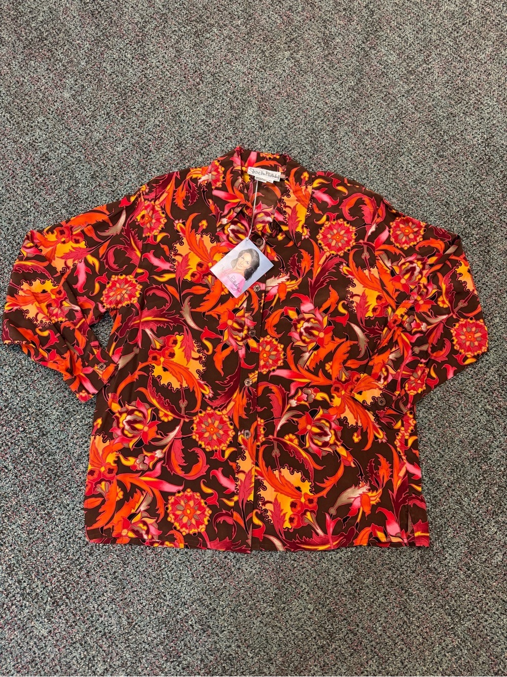 Vintage NWT Diane Von Furstenberg 100% Silk Button Down Blouse Size Large